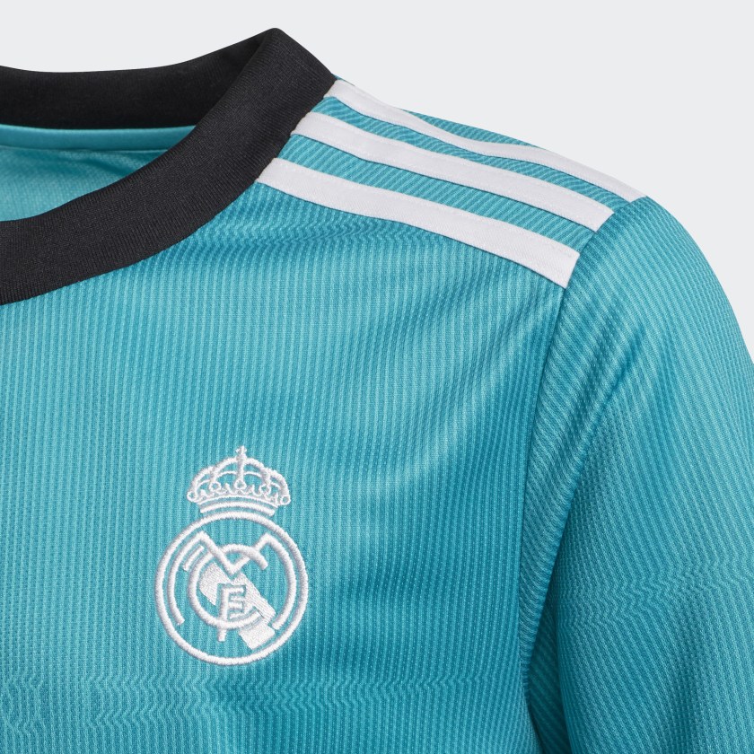 Real Madrid 21-22 | 3rd Kit - FandomKits