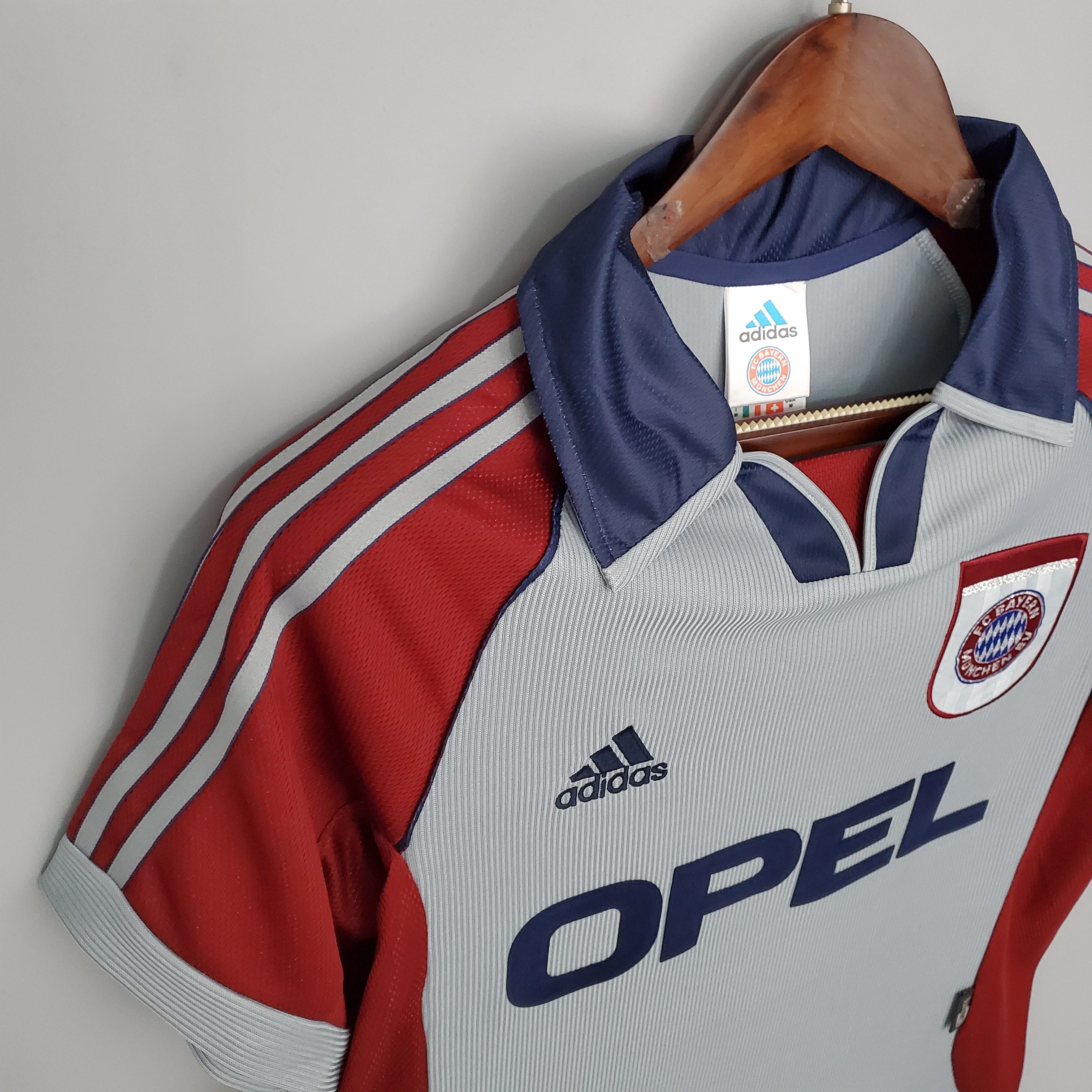 Bayern Munich 98-99 | Retro Away